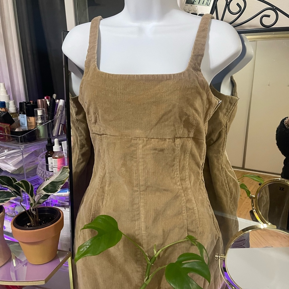 Begie Mini Dress - Picture 8 of 9